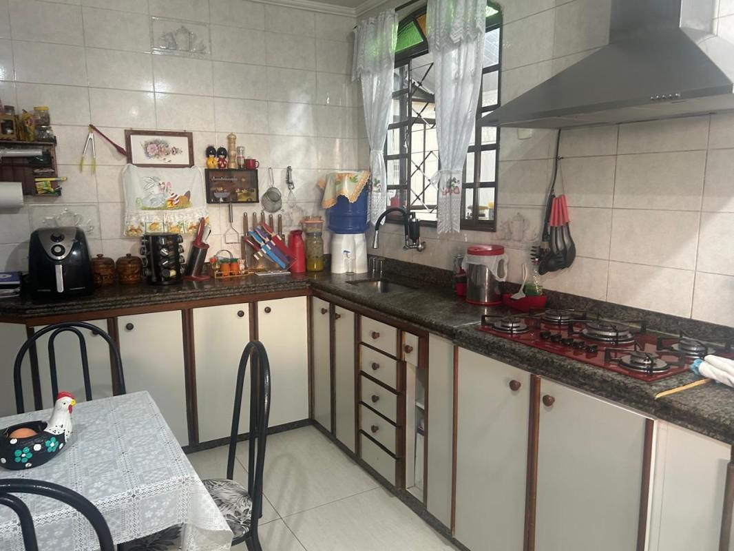 Casa, Santa Helena, 3 Quartos, 6 Vagas, 1 Suíte