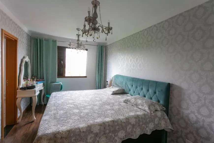 Casa, Santa Efigênia, 3 Quartos, 4 Vagas, 1 Suíte