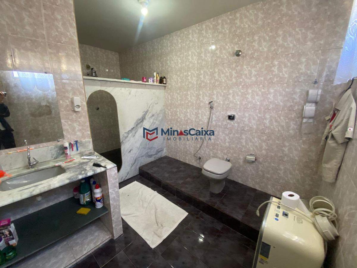 Casa, João XXIII, 5 Quartos, 4 Vagas, 1 Suíte