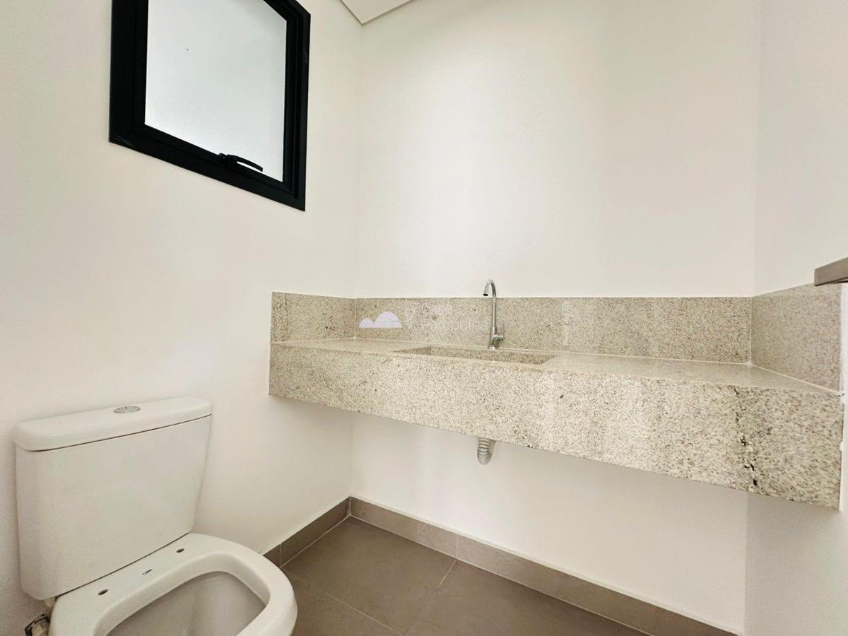 Casa, Planalto, 3 Quartos, 4 Vagas, 3 Suítes