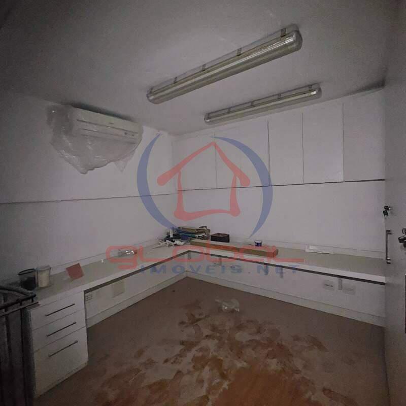 Loja, Funcionários