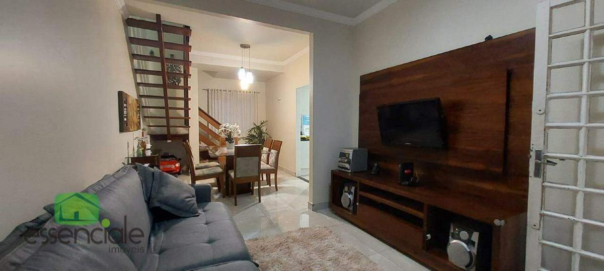 Casa, Santa Cruz Industrial, 3 Quartos, 2 Vagas