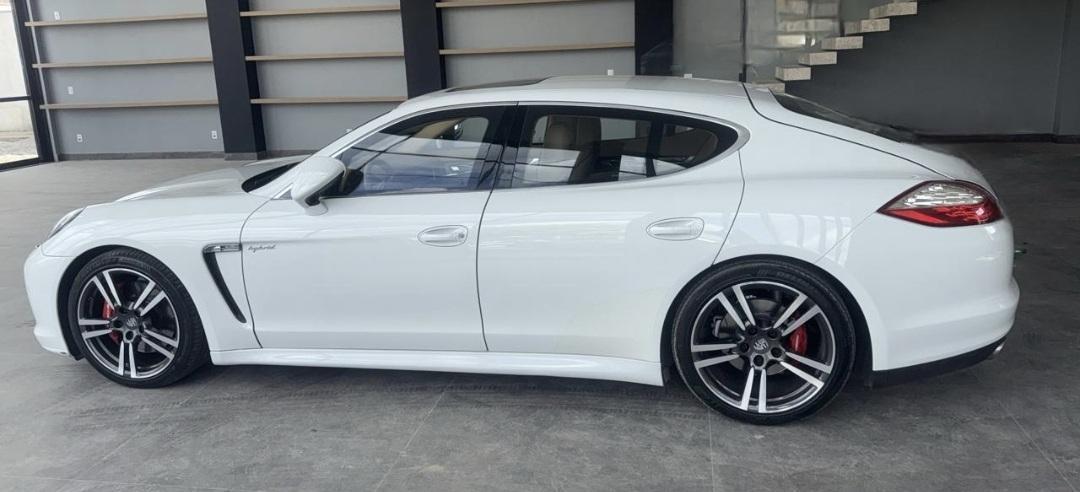 Porsche Panamera Turbo S 4.8