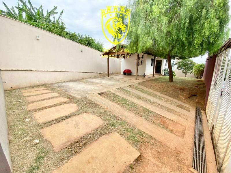 Casa, Trevo, 3 Quartos, 2 Vagas, 1 Suíte