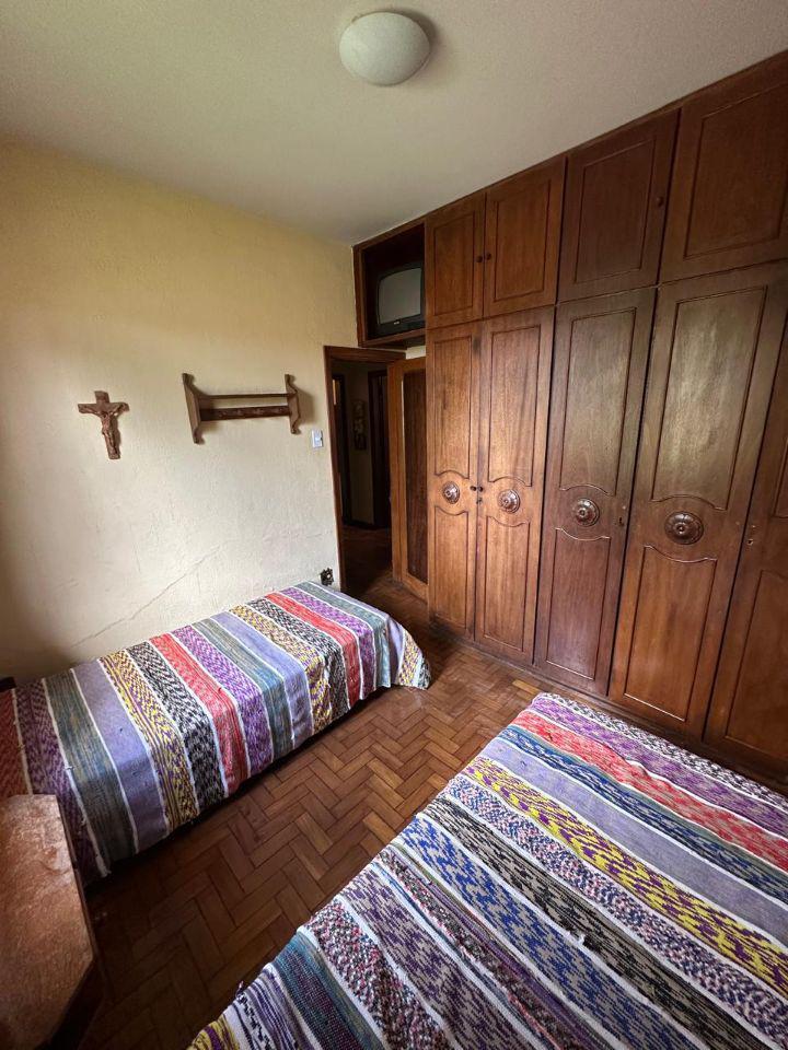 Casa, Cachoeirinha, 3 Quartos, 4 Vagas, 1 Suíte