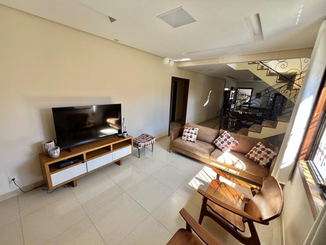 Casa, Quintas do Godoy, 4 Quartos, 10 Vagas, 1 Suíte