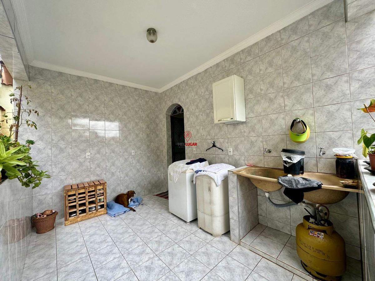 Casa, Tirol, 3 Quartos, 3 Vagas, 1 Suíte