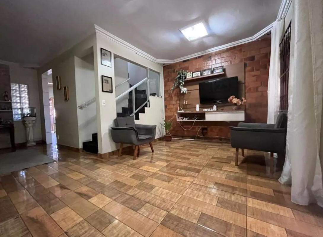 Casa, Teixeira Dias, 4 Quartos, 3 Vagas