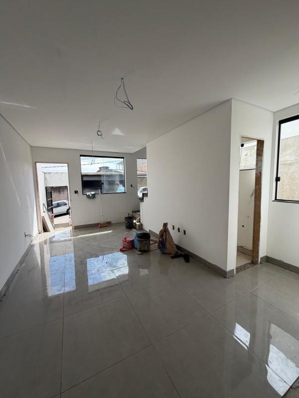 Casa, Masterville, 2 Quartos, 2 Vagas, 1 Suíte