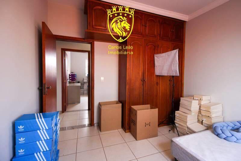 Casa, João Pinheiro, 5 Quartos, 5 Vagas, 1 Suíte