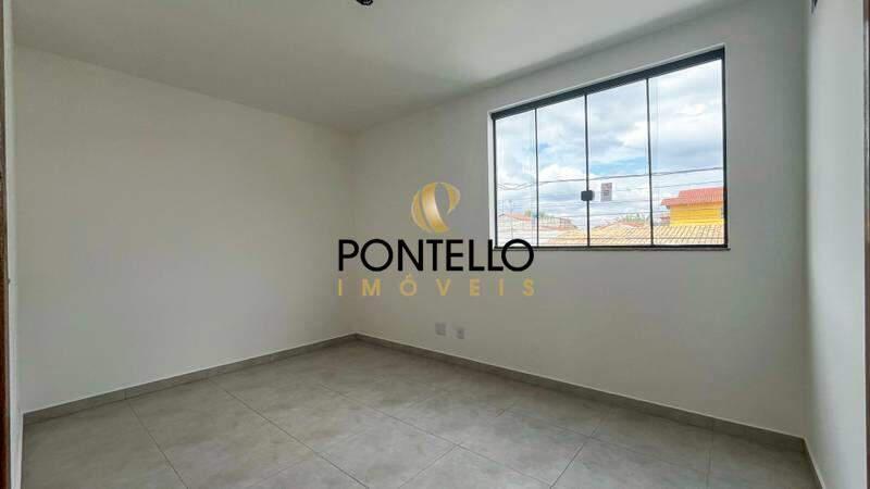 Casa, Candelária, 3 Quartos, 0 Vaga, 1 Suíte