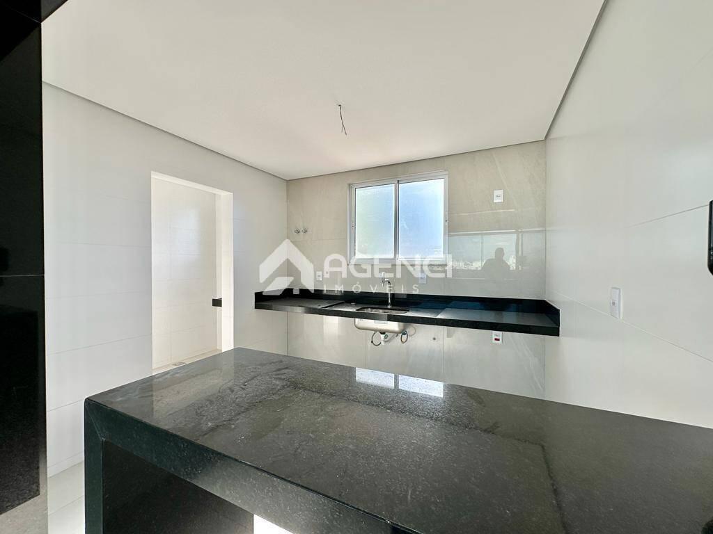 Cobertura, Serrano, 4 Quartos, 0 Vaga, 1 Suíte