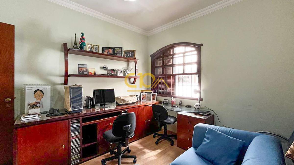 Casa, Cidade Nova, 7 Quartos, 2 Vagas, 1 Suíte