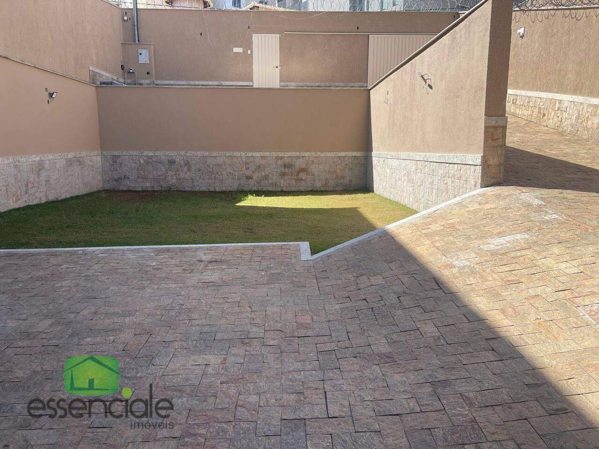 Casa, Europa, 3 Quartos, 6 Vagas, 1 Suíte