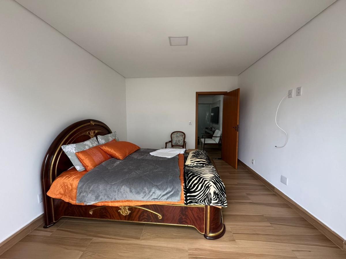 Casa, Floresta, 5 Quartos, 2 Vagas, 2 Suítes