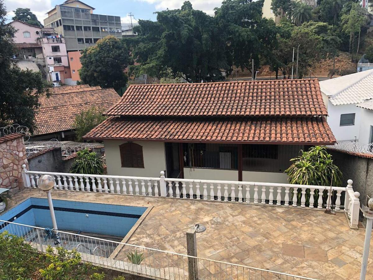 Casa, Nova Cachoeirinha, 3 Quartos, 4 Vagas, 1 Suíte