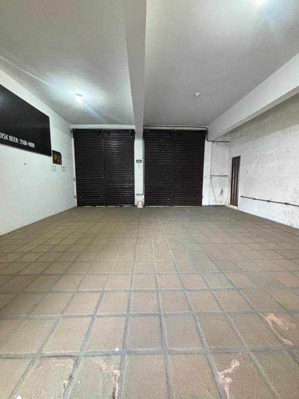 Galpão, Nova Floresta, 0 Quarto, 20 Vagas