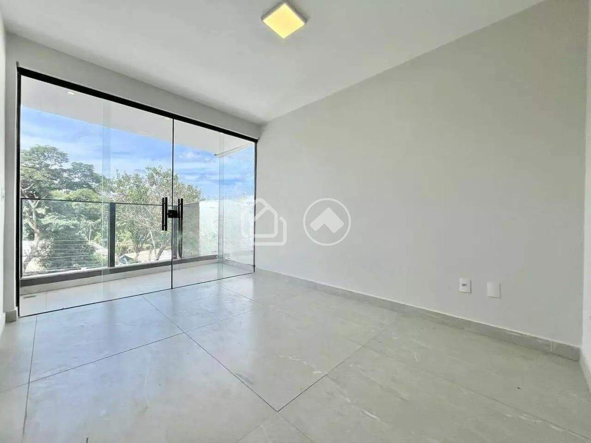 Casa, Planalto, 3 Quartos, 4 Vagas, 1 Suíte