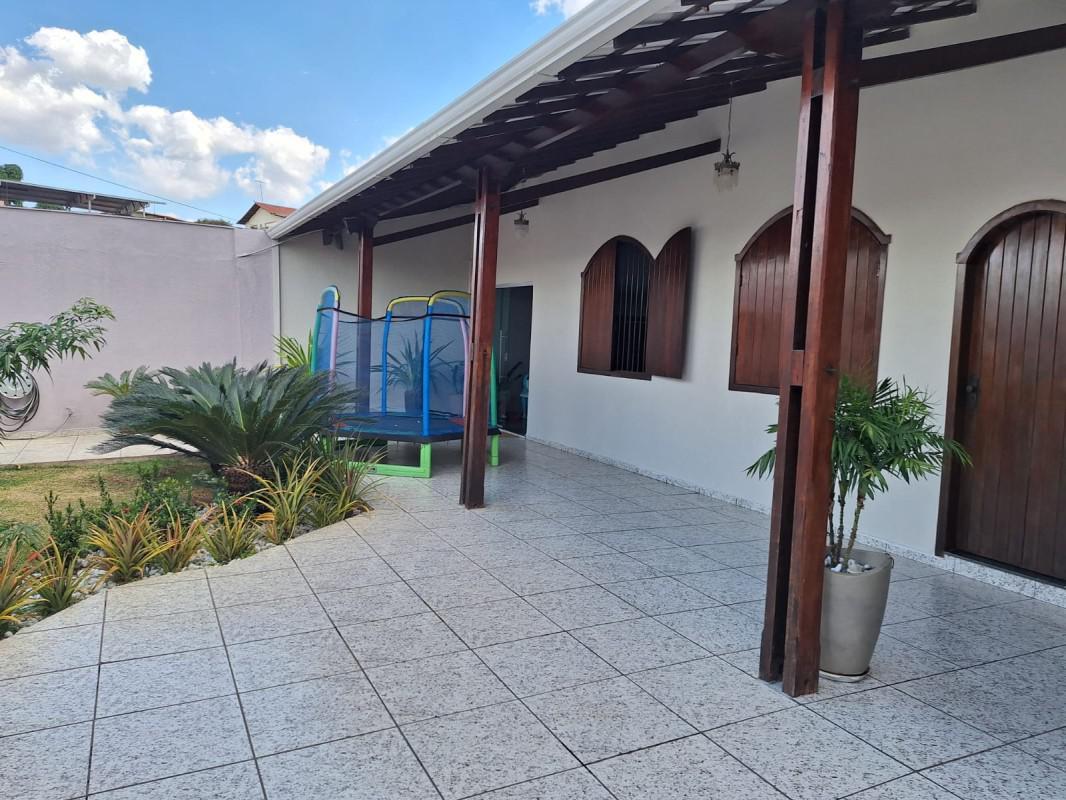 Casa, Tirol, 3 Quartos, 3 Vagas, 1 Suíte