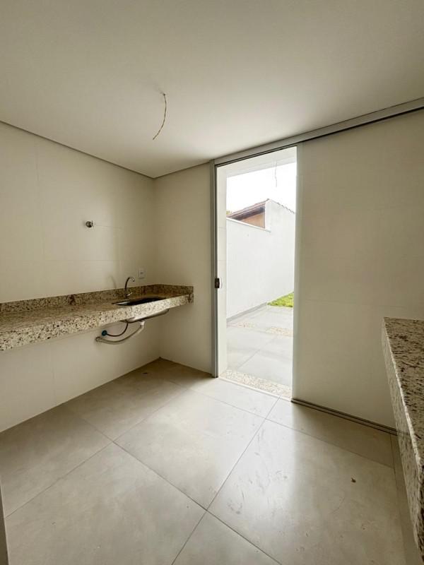 Casa, Jardim Leblon, 2 Quartos, 2 Vagas