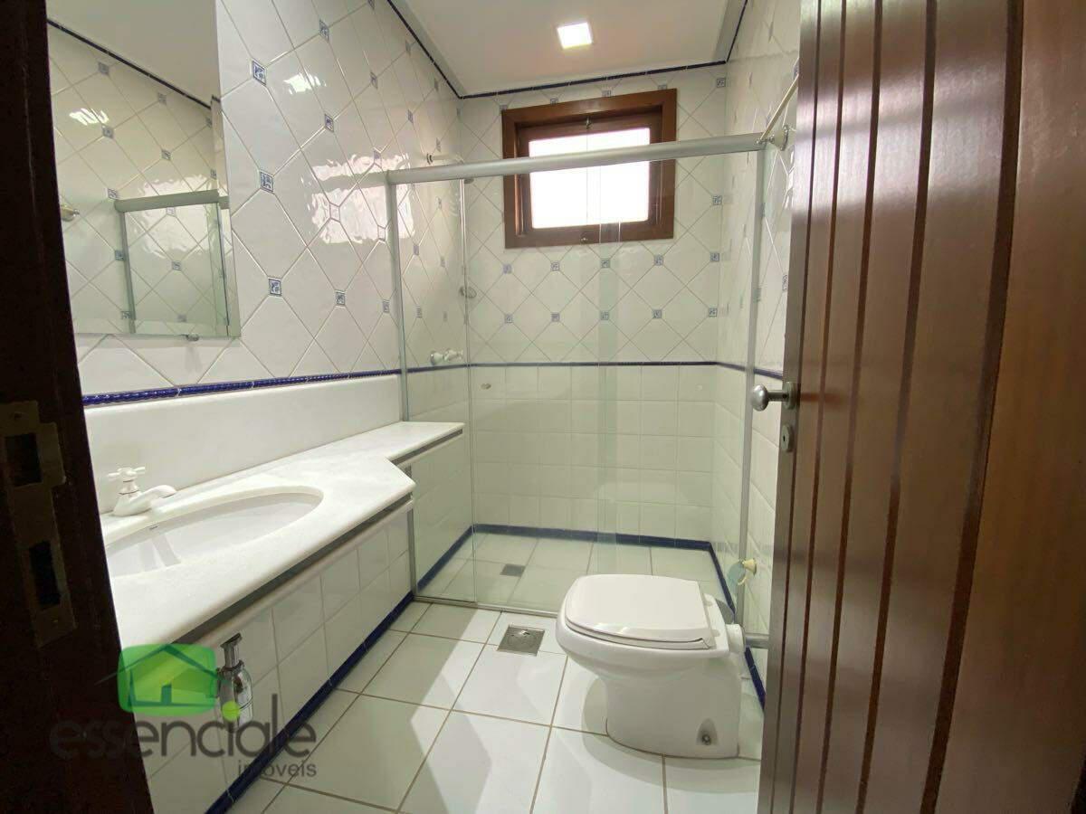 Casa, Conjunto Água Branca, 3 Quartos, 4 Vagas, 1 Suíte
