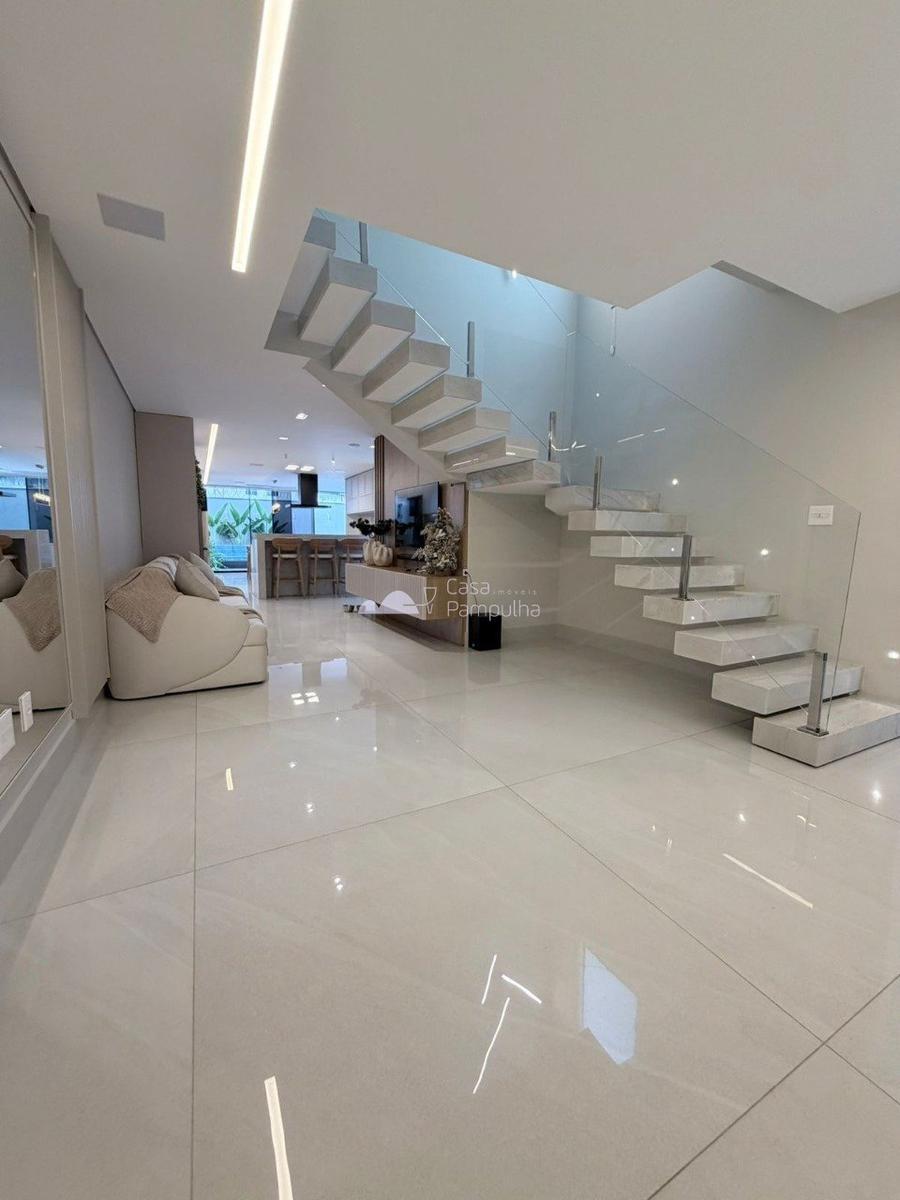 Casa, Planalto, 4 Quartos, 4 Vagas, 3 Suítes