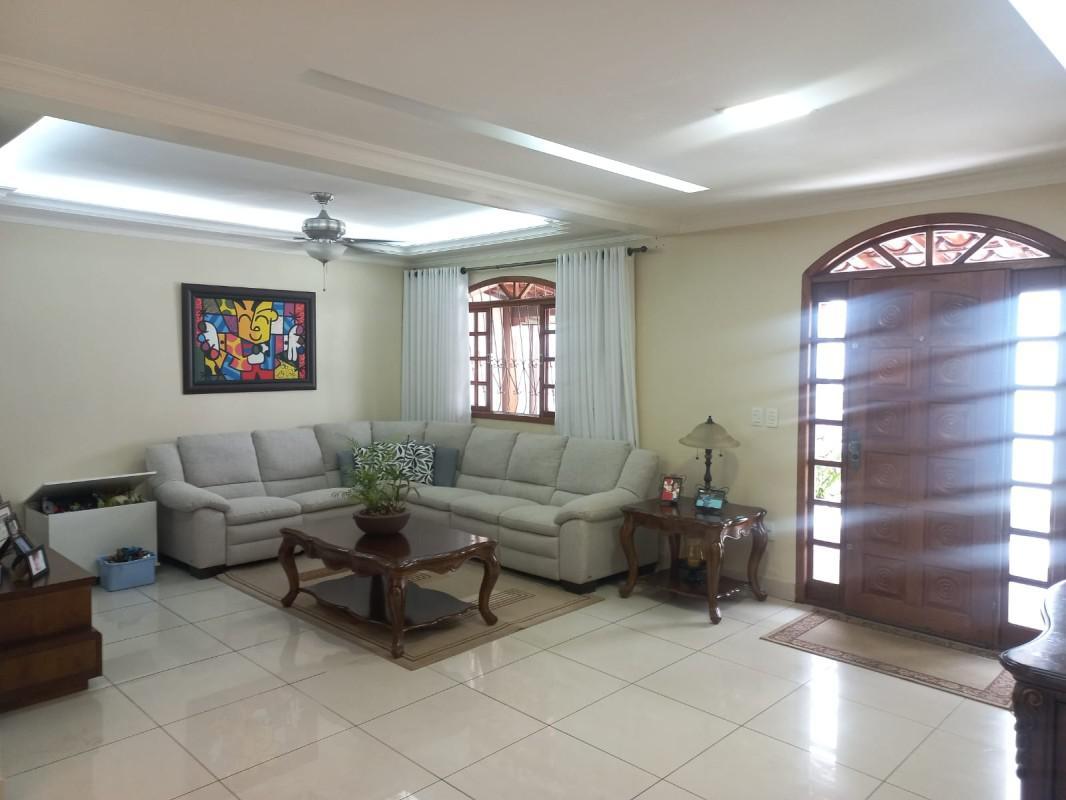 Casa, Vila Clóris, 3 Quartos, 3 Vagas, 1 Suíte