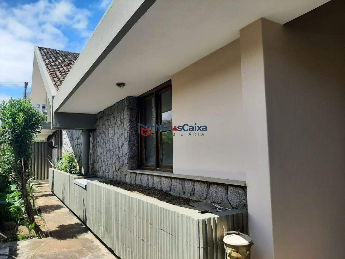 Casa, Centro, 4 Quartos, 4 Vagas, 1 Suíte
