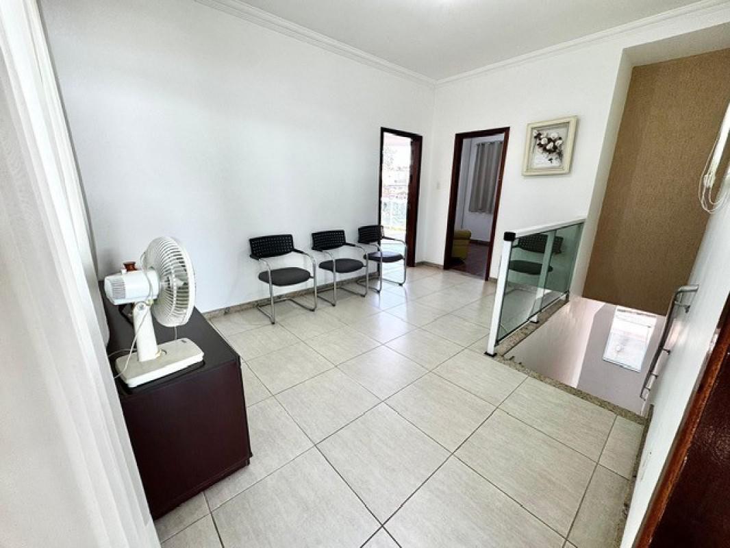 Casa, Parque Xangri-lá, 4 Quartos, 8 Vagas, 2 Suítes