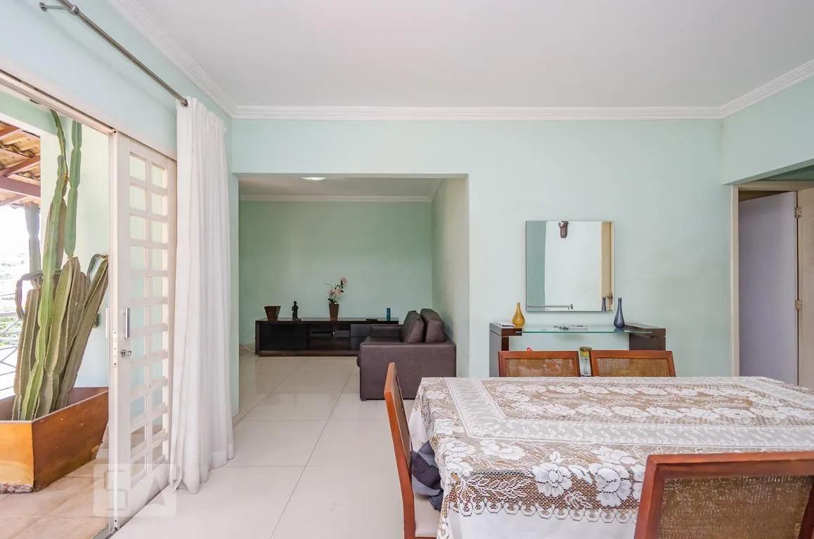 Casa, Havaí, 3 Quartos, 3 Vagas, 1 Suíte
