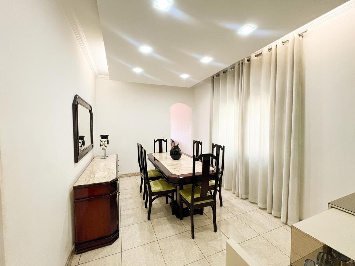 Casa, Arvoredo, 3 Quartos, 8 Vagas, 2 Suítes