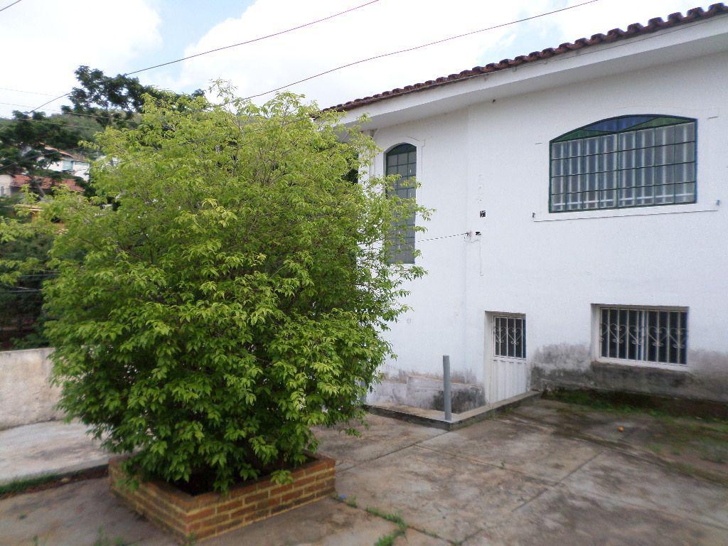 Casa, Centro, 5 Quartos, 0 Vaga, 1 Suíte