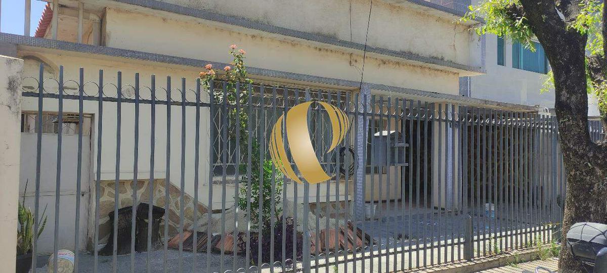 Casa, Centro, 4 Quartos, 2 Vagas, 1 Suíte