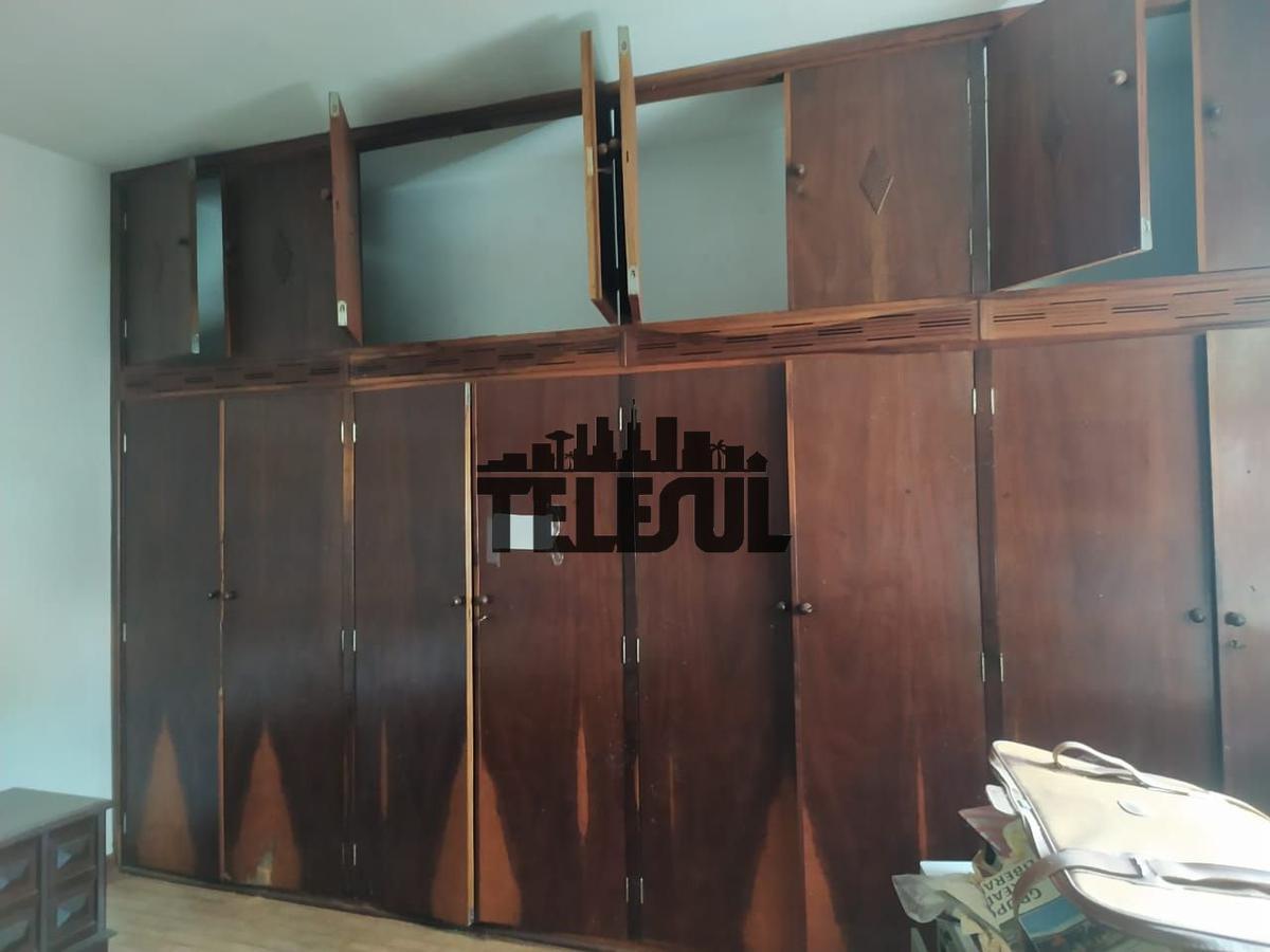 Casa, Centro, 4 Quartos, 0 Vaga, 1 Suíte
