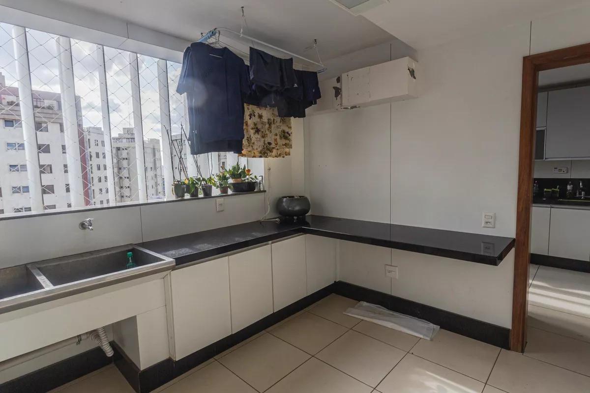 Apartamento, Serra, 4 Quartos, 3 Vagas, 5 Suítes