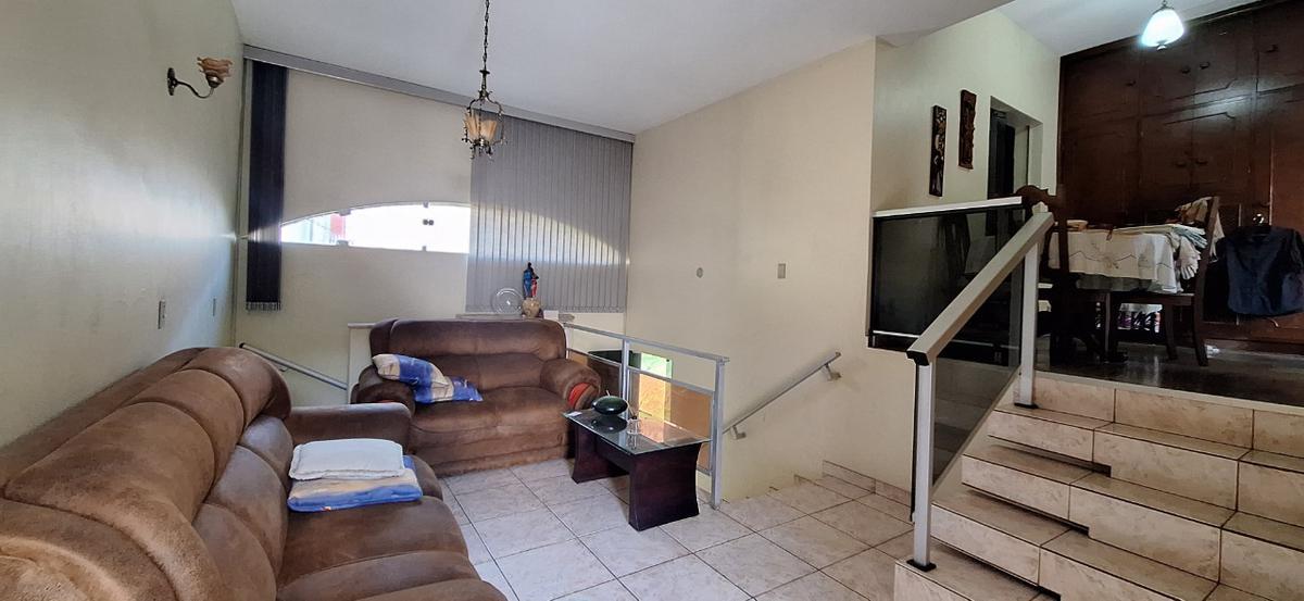 Casa, Sagrada Família, 1 Quarto, 4 Vagas