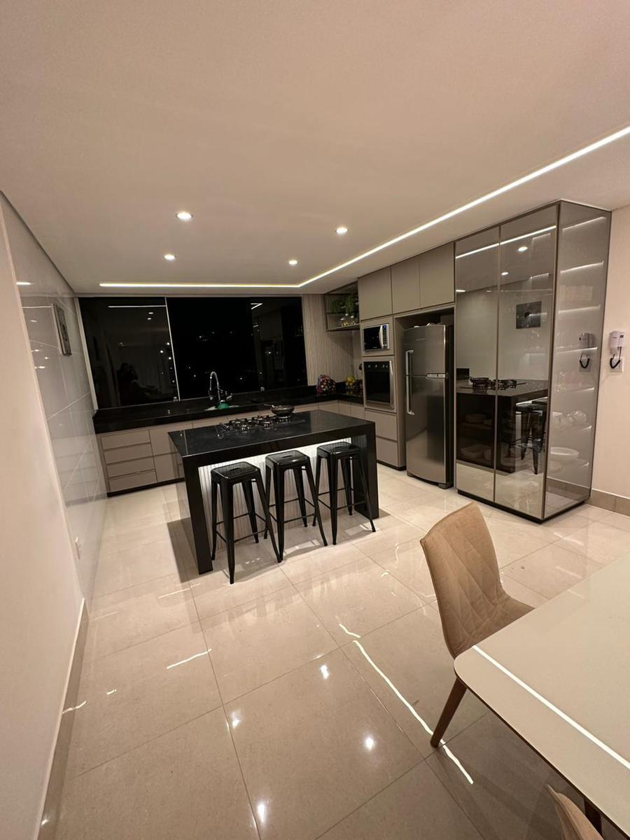 Casa, Cabral, 3 Quartos, 2 Vagas, 1 Suíte