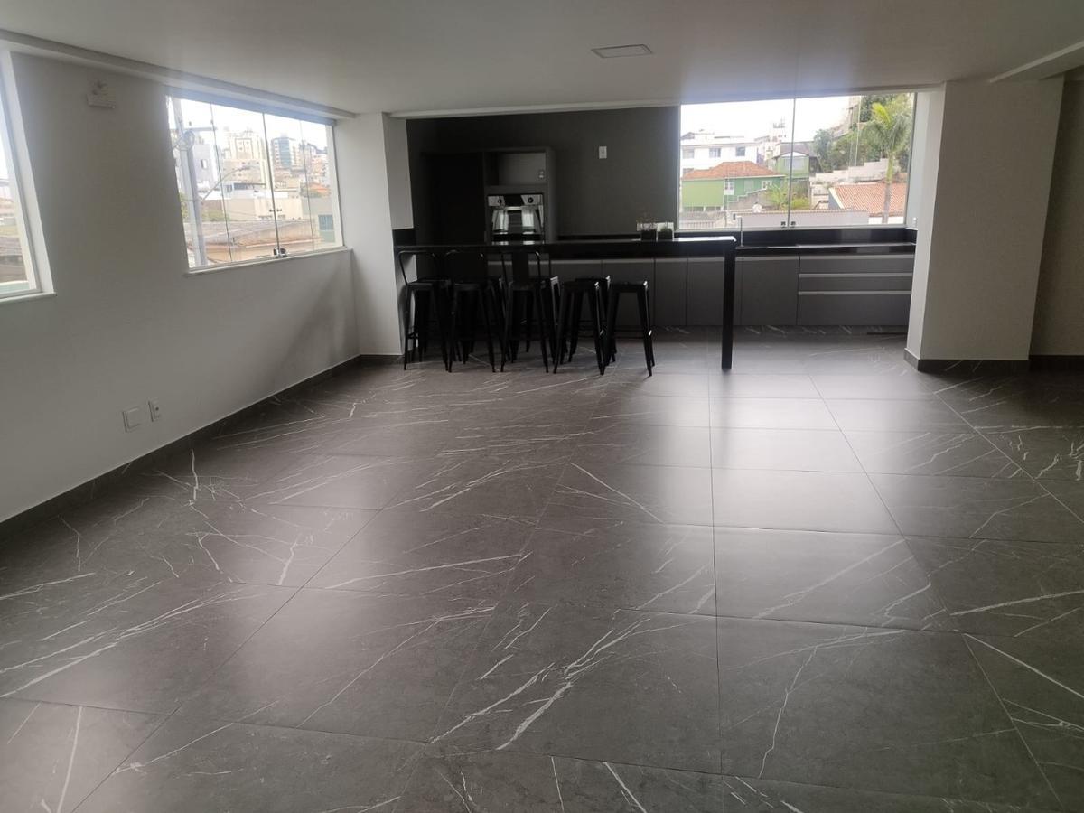 Apartamento, Sagrada Família, 2 Quartos, 2 Vagas, 1 Suíte