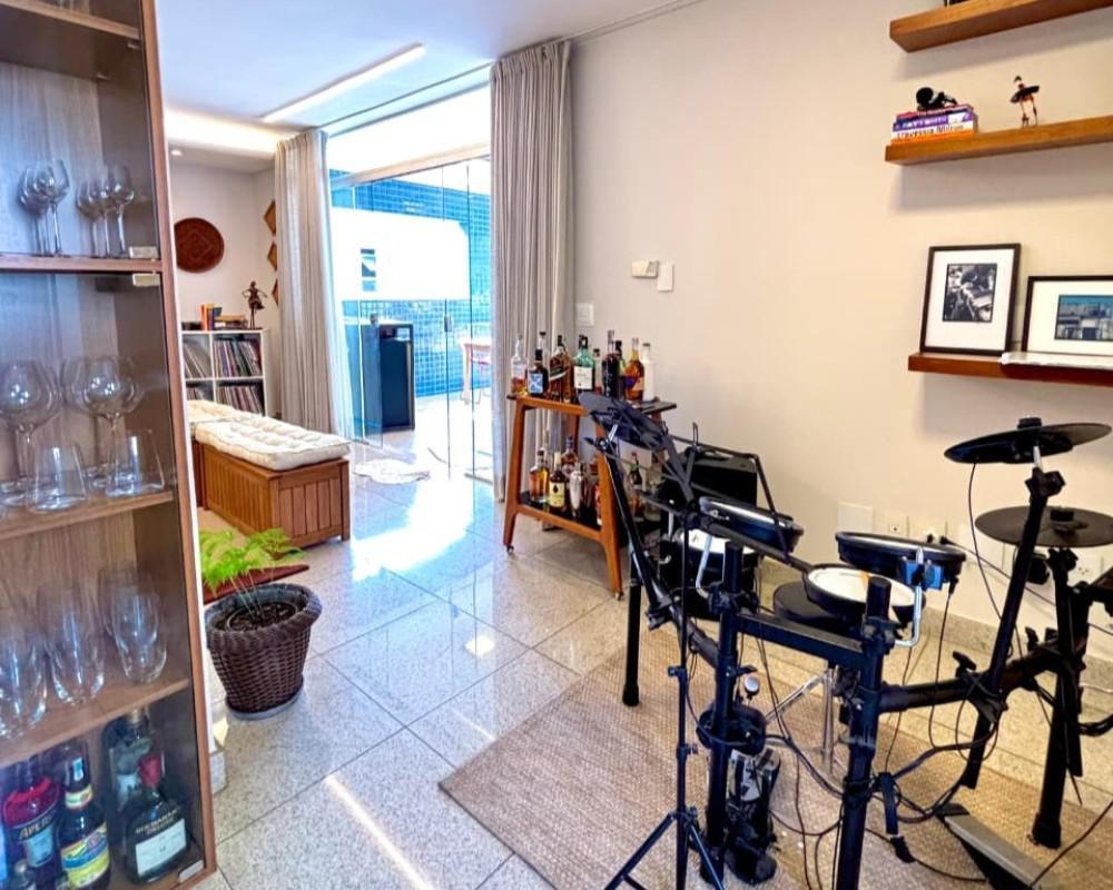 Cobertura, Funcionários, 4 Quartos, 4 Vagas, 2 Suítes