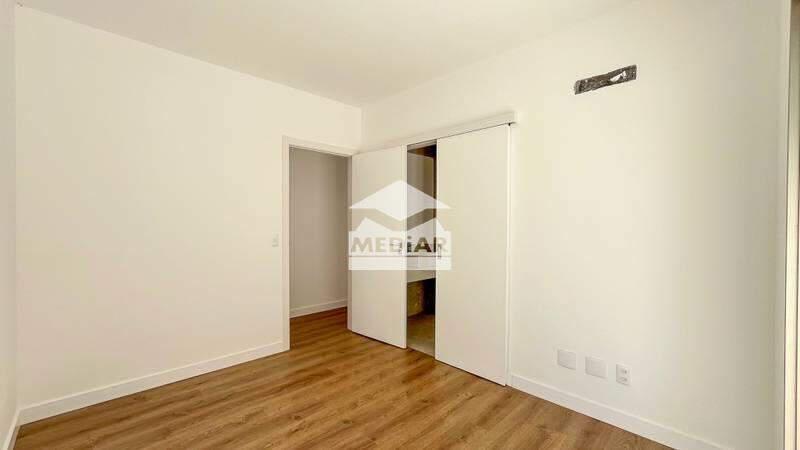 Apartamento, Cruzeiro, 4 Quartos, 4 Vagas, 2 Suítes