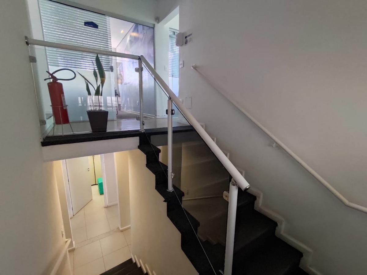 Casa Comercial, Vila Paris, 1 Quarto, 4 Vagas