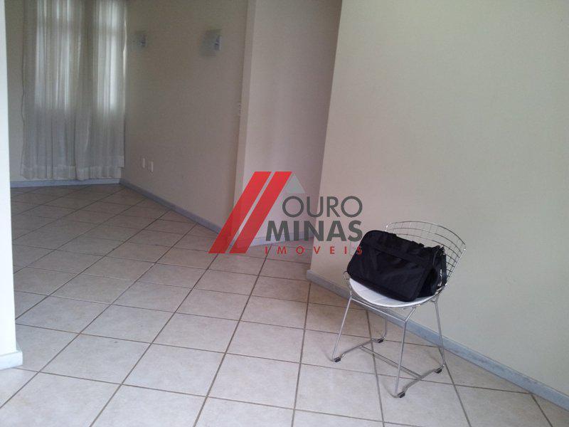 Apartamento, Sagrada Família, 2 Quartos, 1 Vaga, 1 Suíte