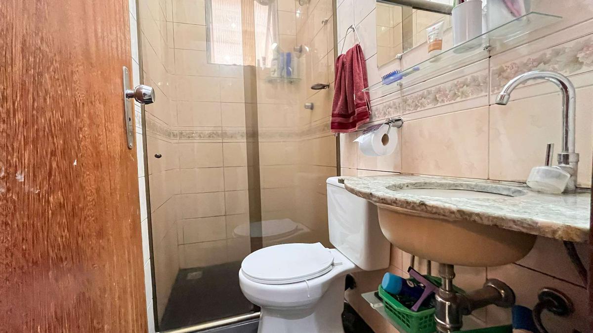 Casa, Buritis, 5 Quartos, 0 Vaga, 1 Suíte