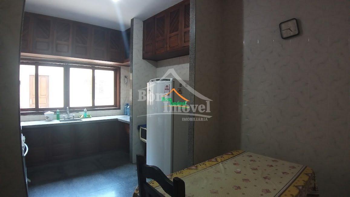 Casa, Centro, 3 Quartos, 2 Vagas, 1 Suíte