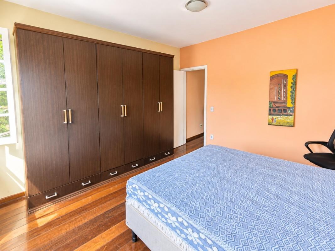 Casa, Fernão Dias, 3 Quartos, 5 Vagas, 1 Suíte