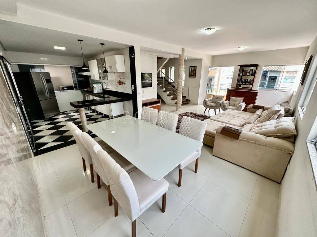 Casa, Cabral, 4 Quartos, 0 Vaga, 1 Suíte