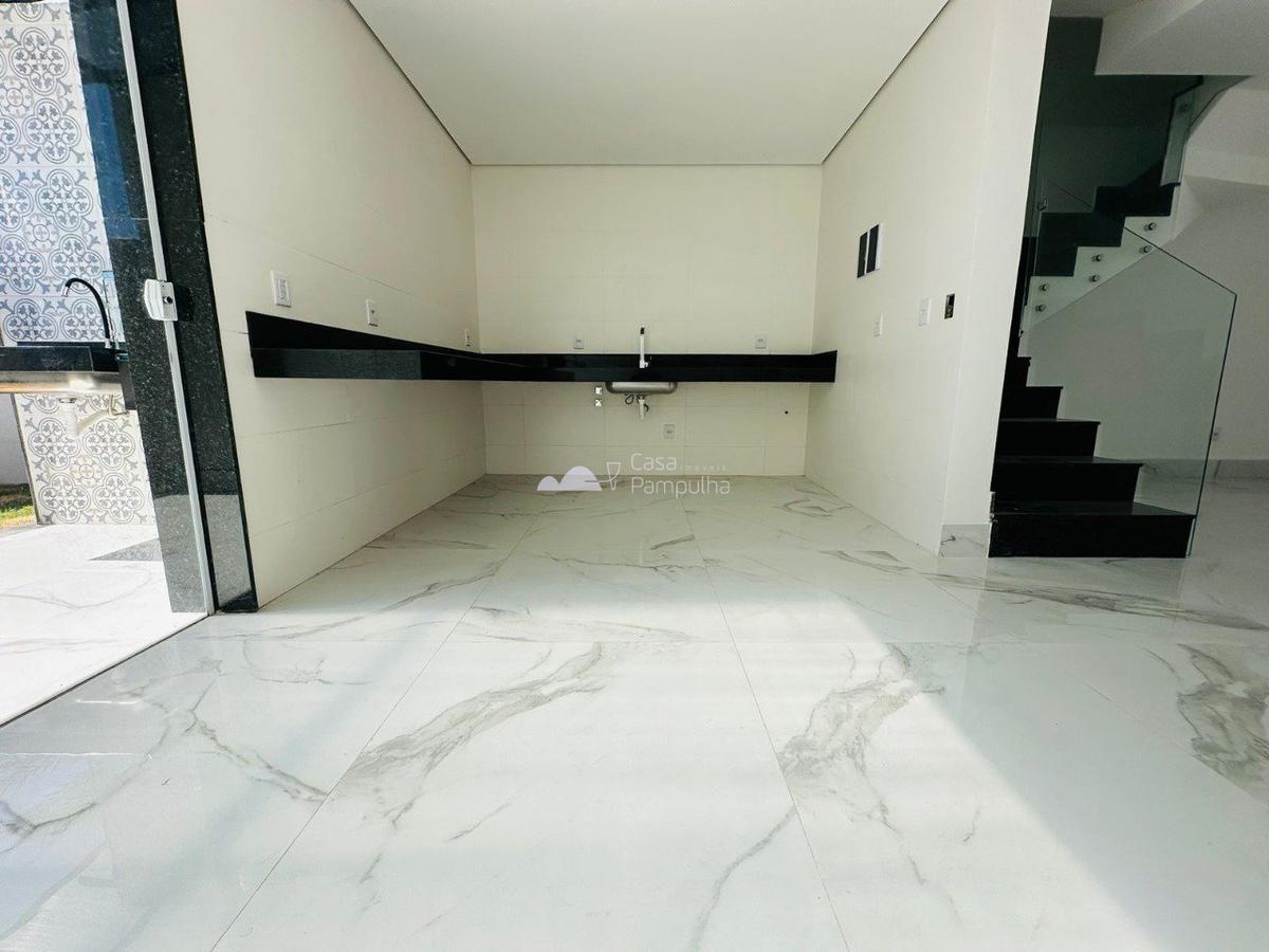 Casa, Santa Branca, 3 Quartos, 2 Vagas, 1 Suíte