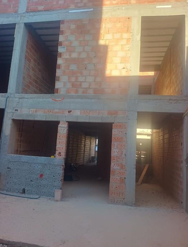 Casa, Europa, 3 Quartos, 2 Vagas, 1 Suíte