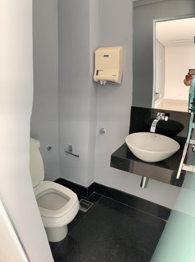 Sala, Centro, 0 Quarto, 4 Vagas