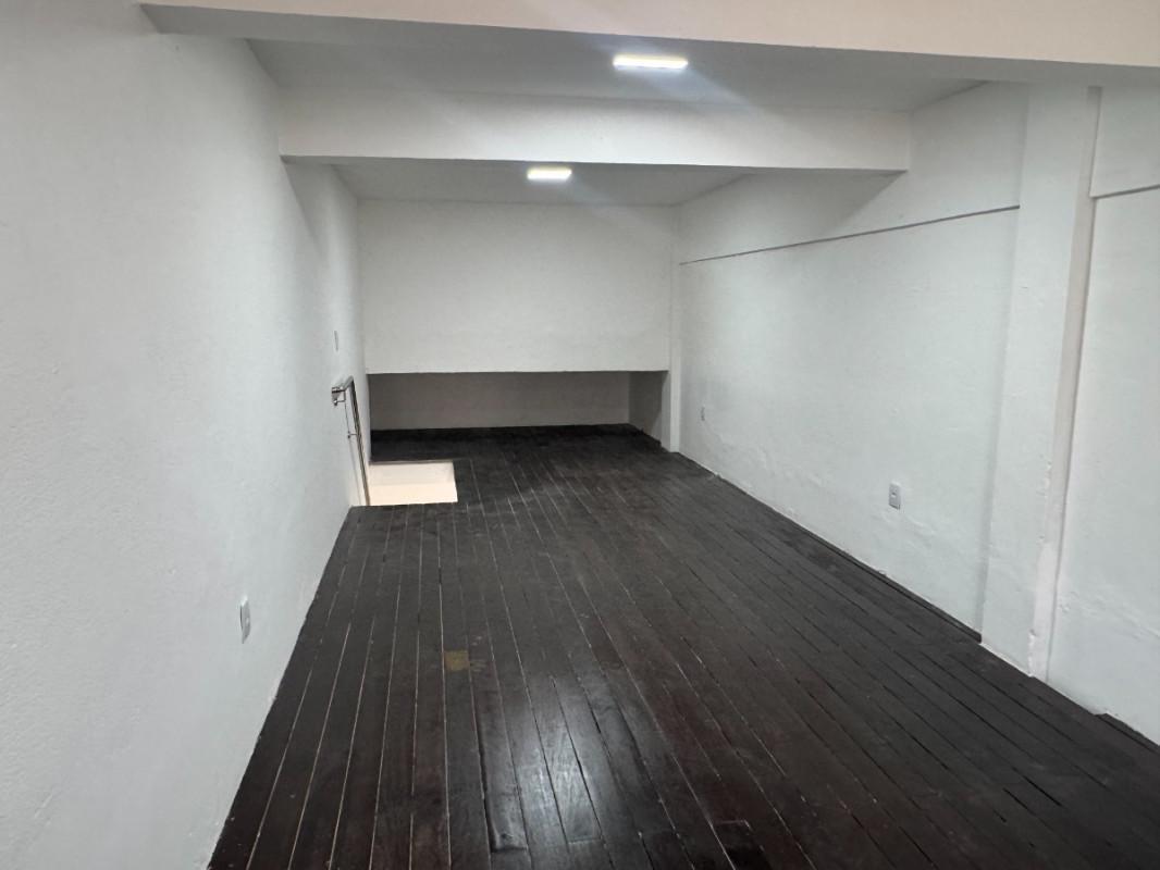 Andar, Centro, 0 Quarto, 0 Vaga